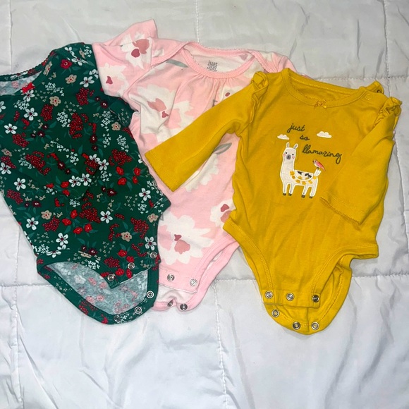 Baby girl  3 months onesies - Picture 1 of 6